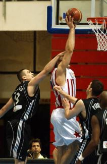 Dok Partizan bitke bije, pet,pet,pet