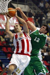 Crveno-beli srušili favorita