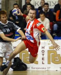 "Večitima" po bod u rukometnom derbiju