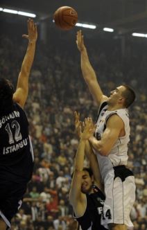 Efes došao, Grobari pevali Kosovo je Srbija