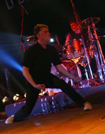 Brejkersi srušili Dom omladine