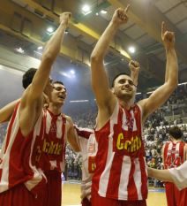 Zvezda ohladila šampionske baklje Grobara