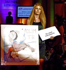 Dive poklanjaju haljine, cipele, šalove...