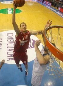 Crveno-beli jačih živaca