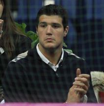 A, sad u borbu za opstanak...