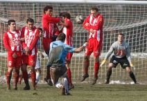 Zvezda grabi ka tituli