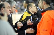 Grobari branili majicu i devojku u Areni