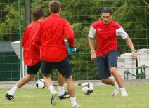 Duško Tošić peva Karleušinu pesmu