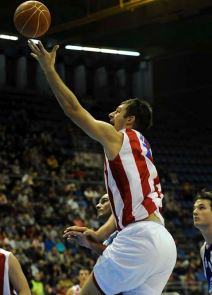 Jang igra u crveno-belom