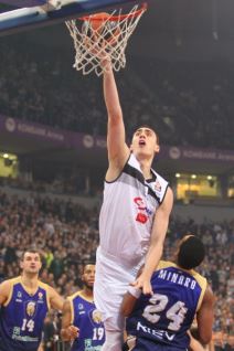 Partizan i puna Arena srušili Budiveljnik