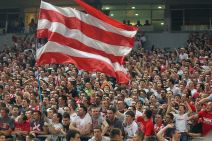 Košarkaši Crvene zvezde Telekom pobedili su Uniks 63:52 pred prepunom arenom.