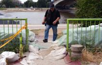 Uklanjanje džakova sa beogradskog šetališta.