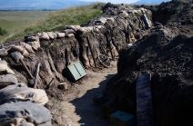 Jugoslavija u senci rata Džon Pol Njumen