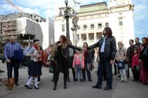 Solisti i Hor Opere Narodnog pozorišta izveli su performans na Trgu Republike u cilju promovisanja predstojeće obnove opere Travijata