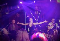 Jelena Rozga u provokativnoj haljini održala nastup u beogradskom klubu Kasina