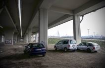 "Divlji" parking kod buvljaka na Novom Beogradu.