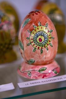 Uskršnja jaja - deca ukrasila jaja motivima Beograda na Uskršnjoj aukciji u DKCB.