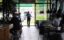 "Beograd na vodi" - "Savanova" prvi lokal ugostiteljskog tipa zvanično otvoren za javnost.