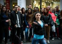 Svetski dan igre u Beogradu, ples u Knez Mihailovoj ulici.