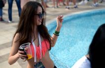 Žurka na bazenu festivala "Uranak" na Srebrnom jezeru.