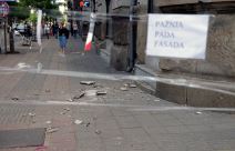 Srušio se deo fasade preko puta "Londona" u centru Beograda.