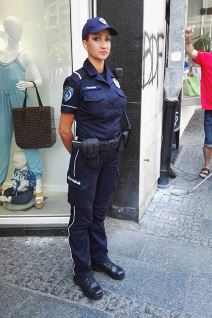Srpska policija dobila nove uniforme.
