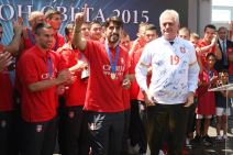 Po dolasku u Srbiju "orlići" su otišli u "Kuću fudbala" 