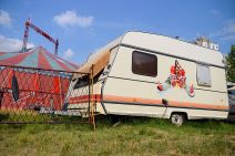 Cirkus Medrano, život iza pozornice.