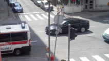 Beograd: ostavio automobil nasred ulice