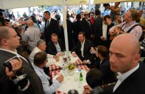 Aleksandar Vučić i Bakir Izetbegović prošetali centrom Beograda.