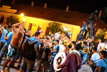 Guča noću, slavio se uspeh srpskih vaterpolista na Svetskom prvenstvu