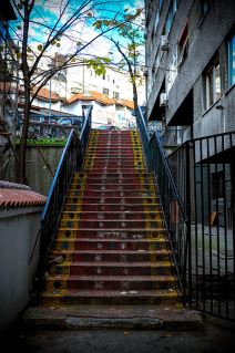 Stepenice ukrašene grafitima u Beogradu