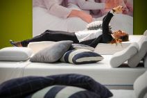 Promoterke na Sajmu nameštaja u Beogradu