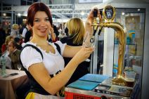 Promoterke na ETNO sajmu hrane i pića u Beogradu