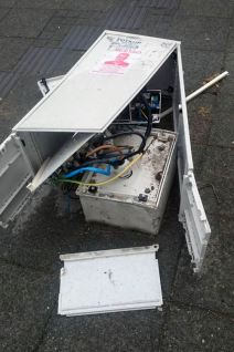 Beograd, Vojvode Stepe: Razvaljen transformator nasred ulice