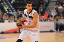 Dara Bubamara i košarkaš Nemanja Bezbradica