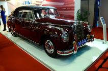 Sajam automobila - Tito i Jovanka Broz njihovi automobili na Beogradskom sajmu