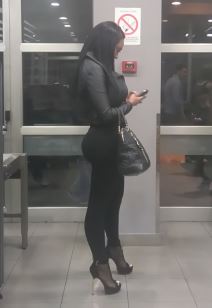 Dede Damati, devojka Tarensa Kinzija čeka u Areni FOTO