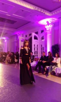 Maturske haljine, haljine za mautur na reviji Prom Queen