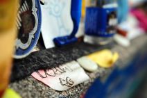 Zid u Hilandarskoj ulici gde Beograđani ostavljaju stvari bivših ljubavi