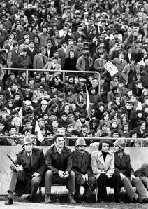 Bata Živojinović i Bora Todorović na derbiju Zvezde i Partizana