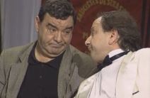 Petar Božović i Josif Tatić pijani spavali na klupi