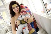 Tiršova bolnica - Superheroji posetili decu i delili poklone