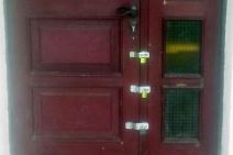 Zaštita od provalnika - Vrata sa sedam katanaca u Crvenoj Crkvi u Srbiji