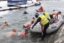 Bogojavljenje: Plivanje za Časni krst Zemun 2017. FOTO