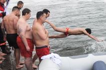 Bogojavljenje: Plivanje za Časni krst Zemun 2017. FOTO