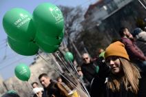 Svetski dan dece obolele od raka - Zeleni baloni na Trgu Republike FOTO