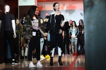 Sara Jo u trenerci i štiklama otvaranje butika Spot FOTO