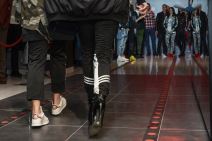 Sara Jo u trenerci i štiklama otvaranje butika Spot FOTO