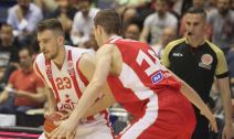 Boban Marjanović i Maik Cirbes na utakmici Zvezde u finalu plej-ofa